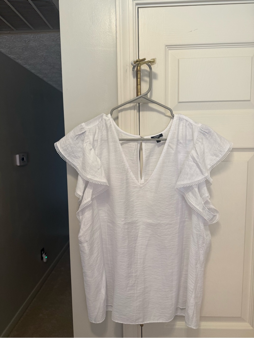 Express White Flutter Sleeve V-Neck Blouse large new with tags